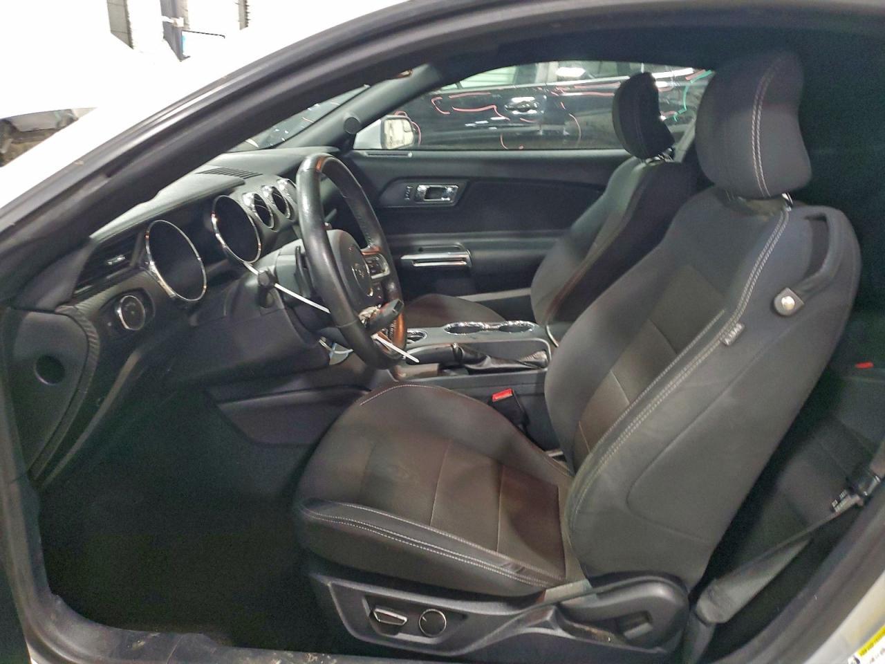 2016 Ford Mustang - zdjęcie 7