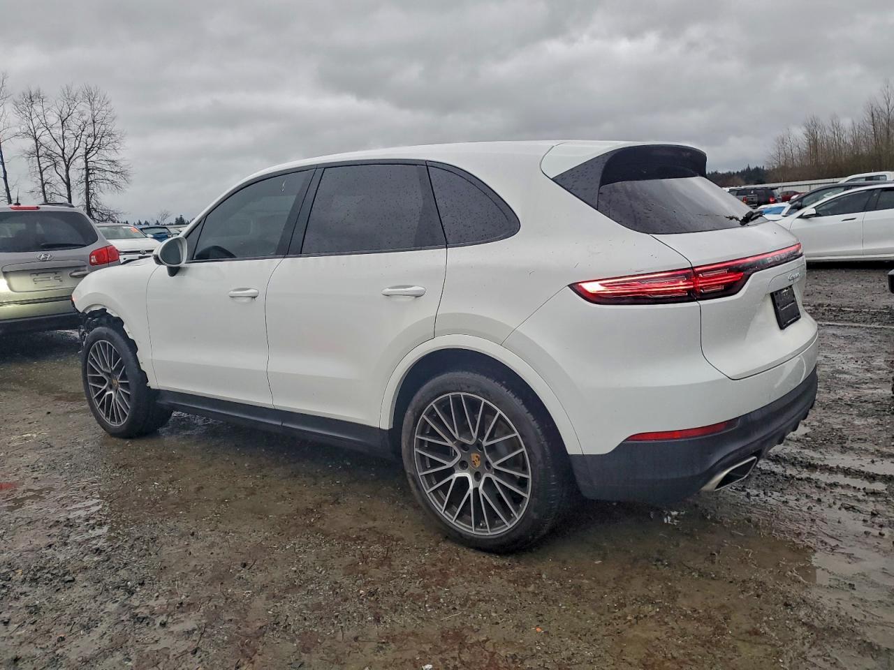 2021 Porsche Cayenne - zdjęcie 2
