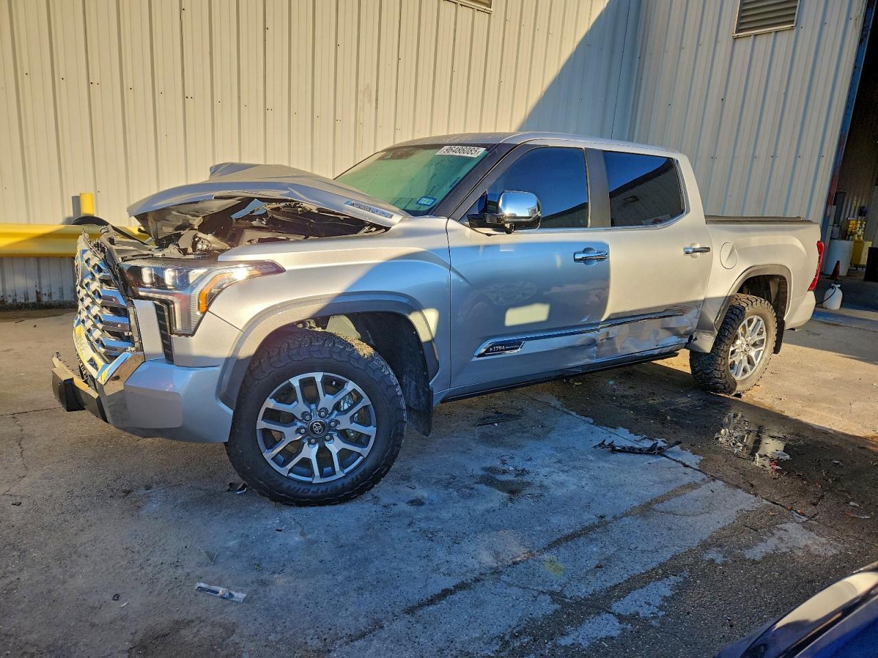 2025 Toyota Tundra Crewmax Platinum - zdjęcie główne