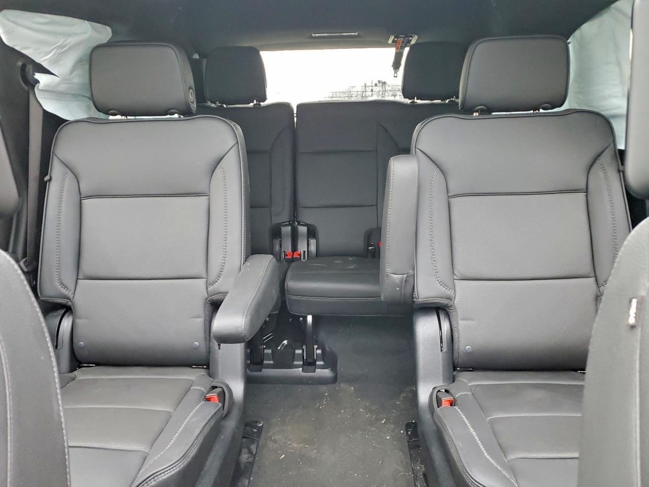 2025 GMC Yukon Denali - zdjęcie 10