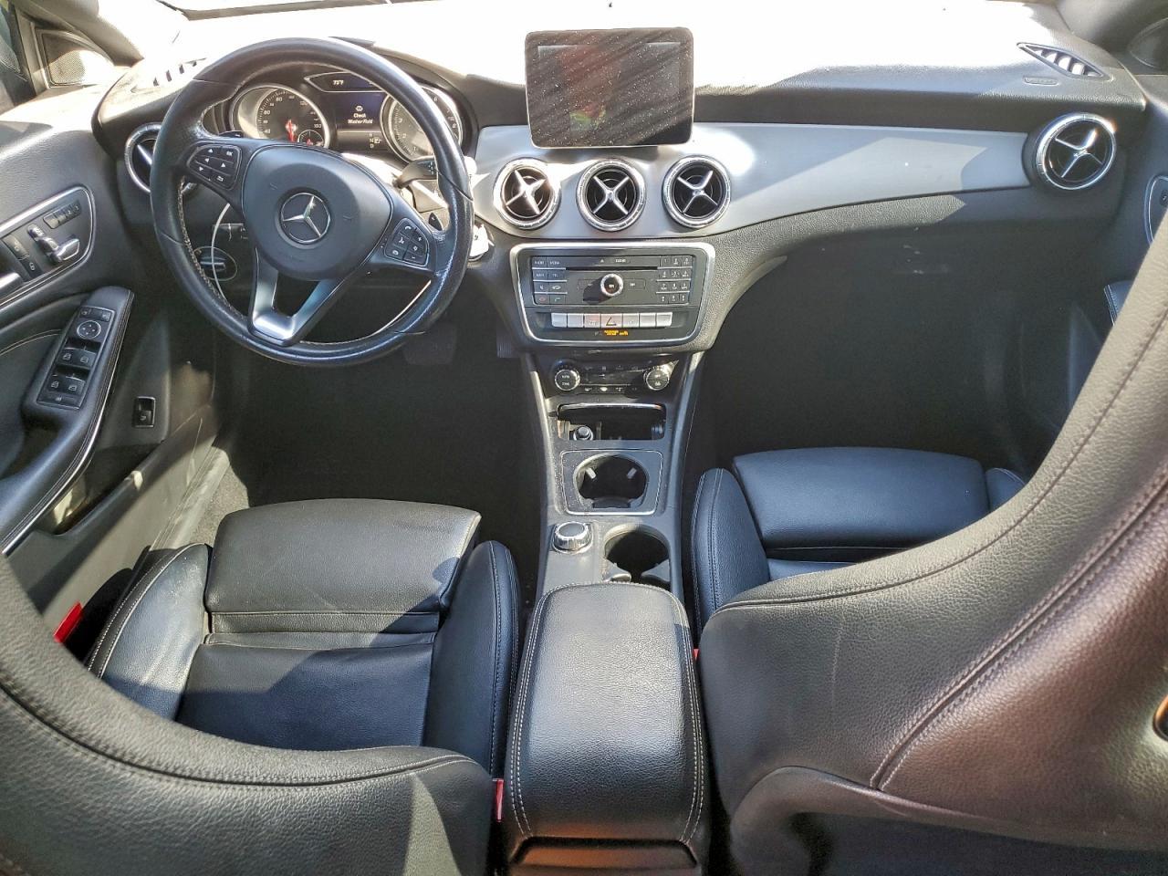 2017 Mercedes-Benz Cla 250 - zdjęcie 8