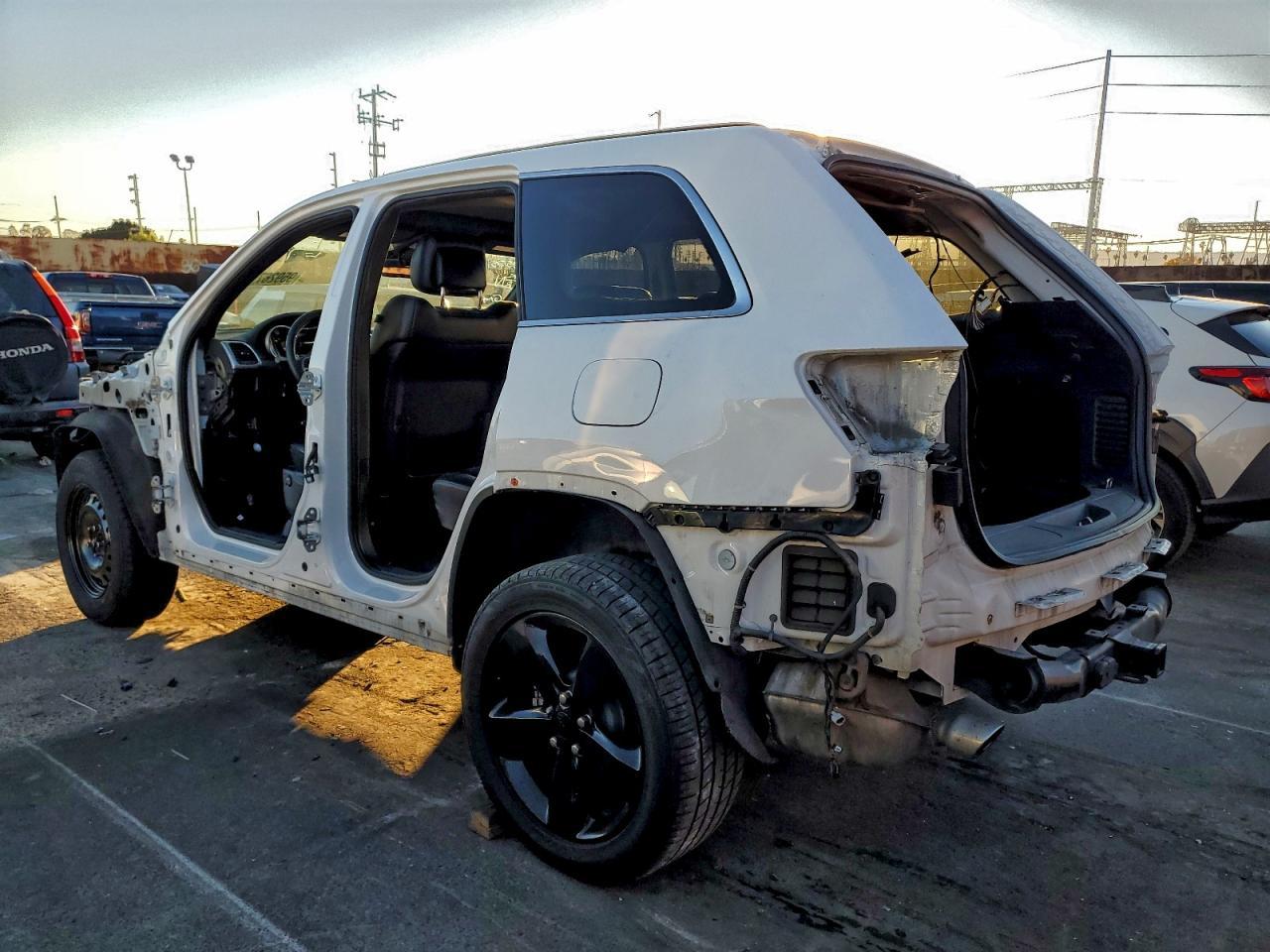 2015 Jeep Grand Cherokee Laredo - zdjęcie 2
