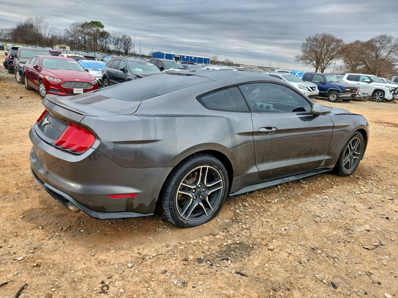 2018 Ford Mustang - zdjęcie 3