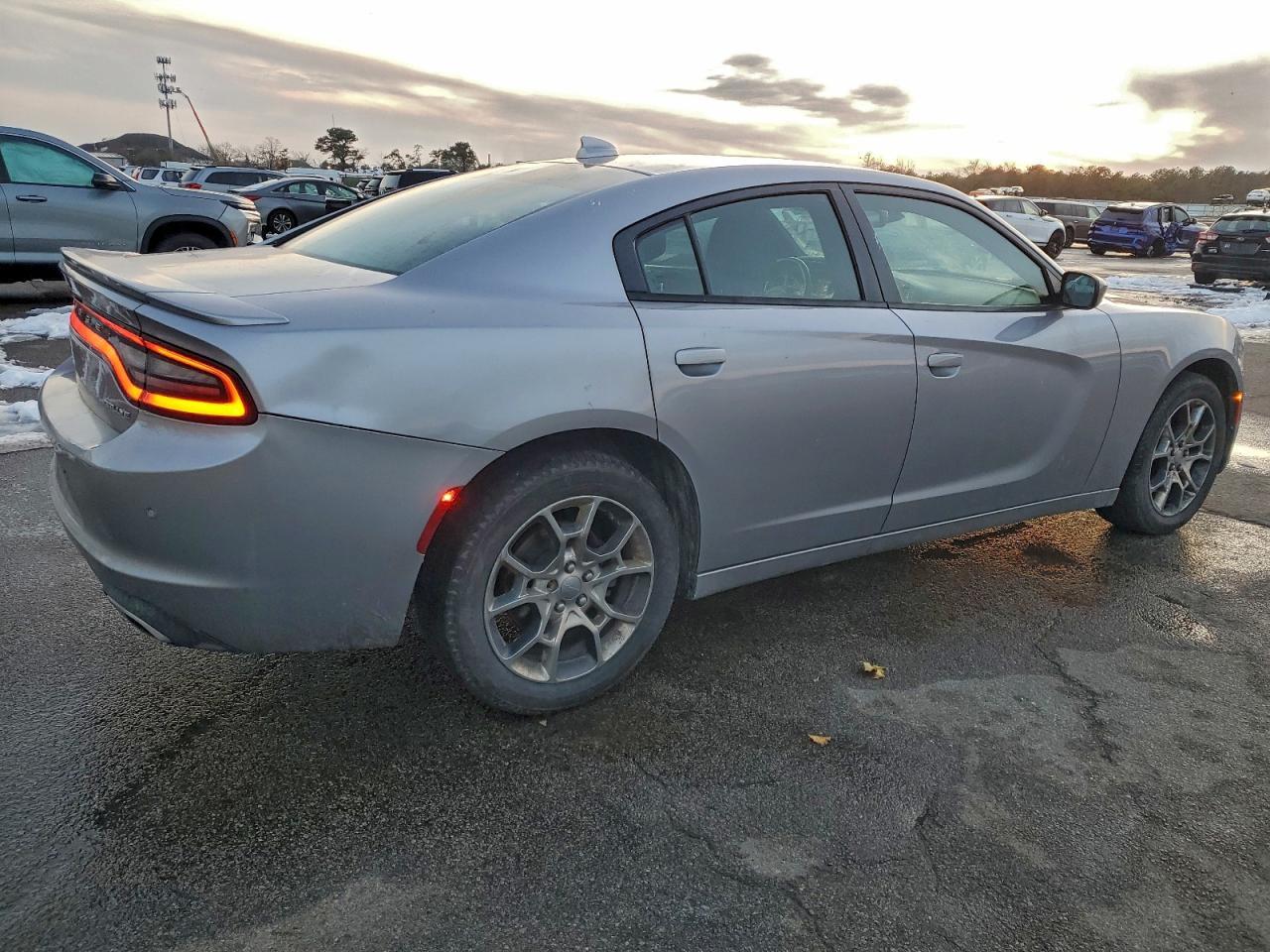 2015 Dodge Charger Sxt - zdjęcie 3