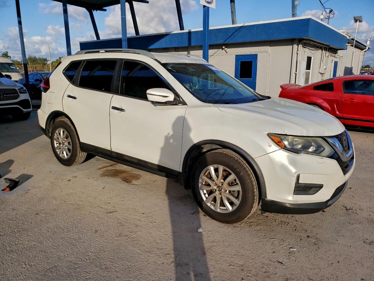 2017 Nissan Rogue S - zdjęcie 4