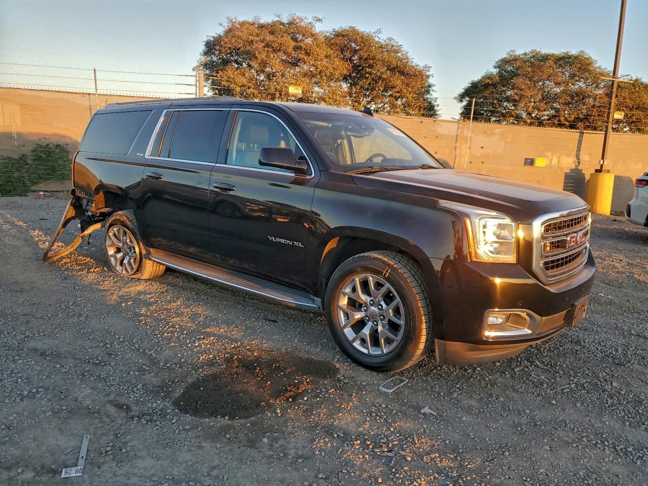 2015 GMC Yukon Xl C1500 Sle - zdjęcie 4