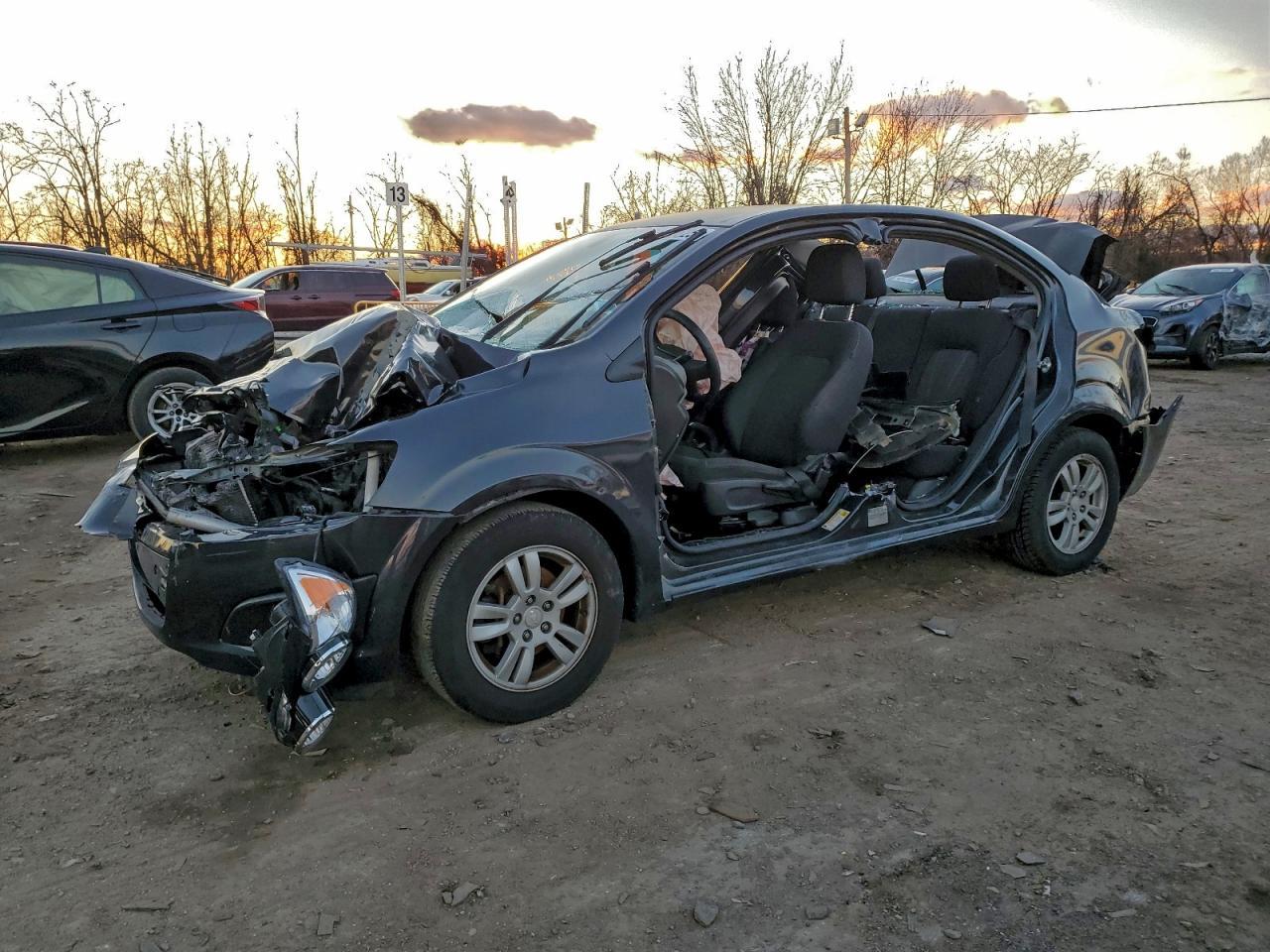 2015 Chevrolet Sonic Lt - zdjęcie główne