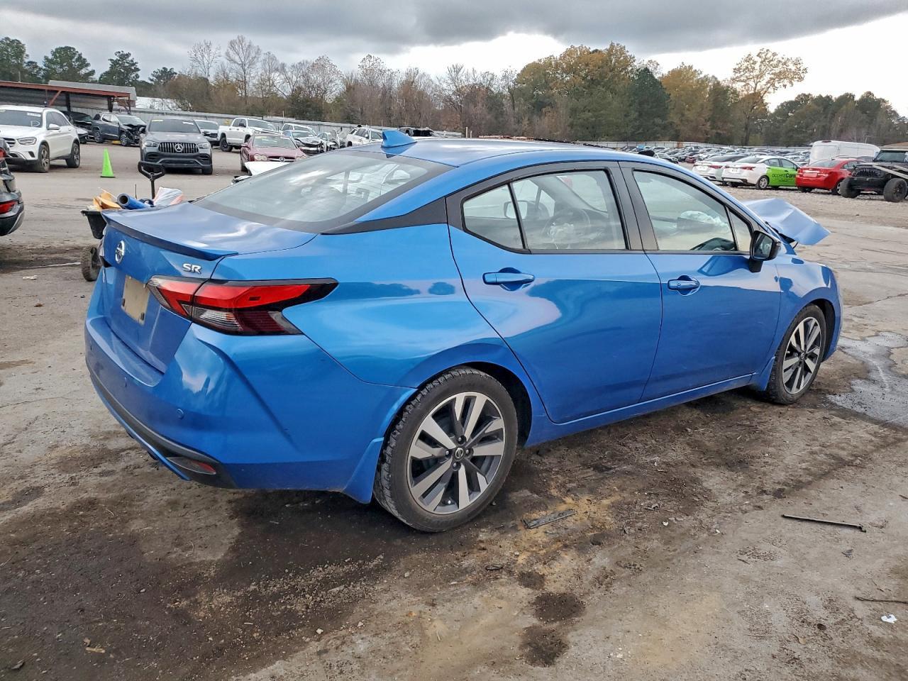 2020 Nissan Versa Sr - zdjęcie 3