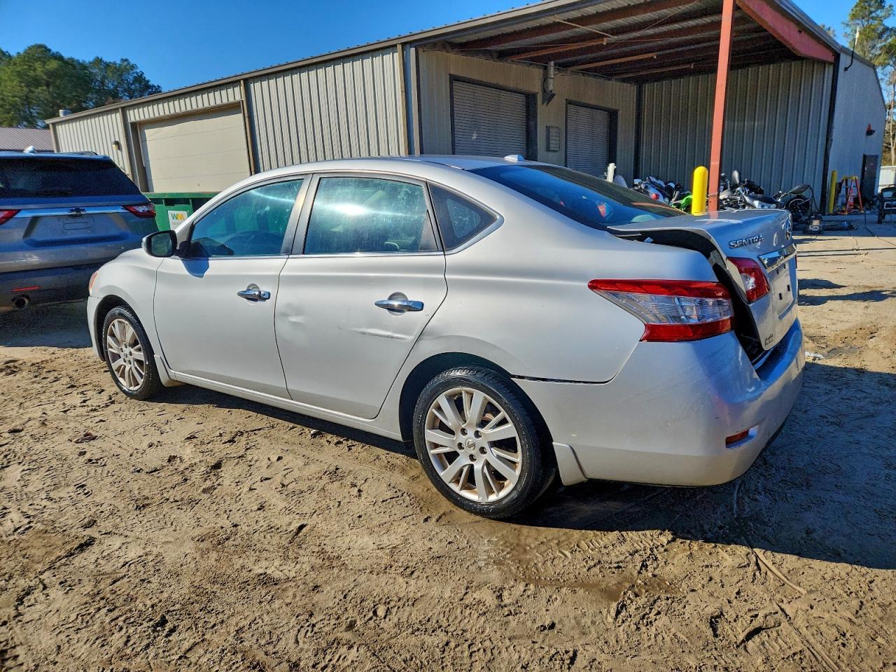 2014 Nissan Sentra S - zdjęcie 2