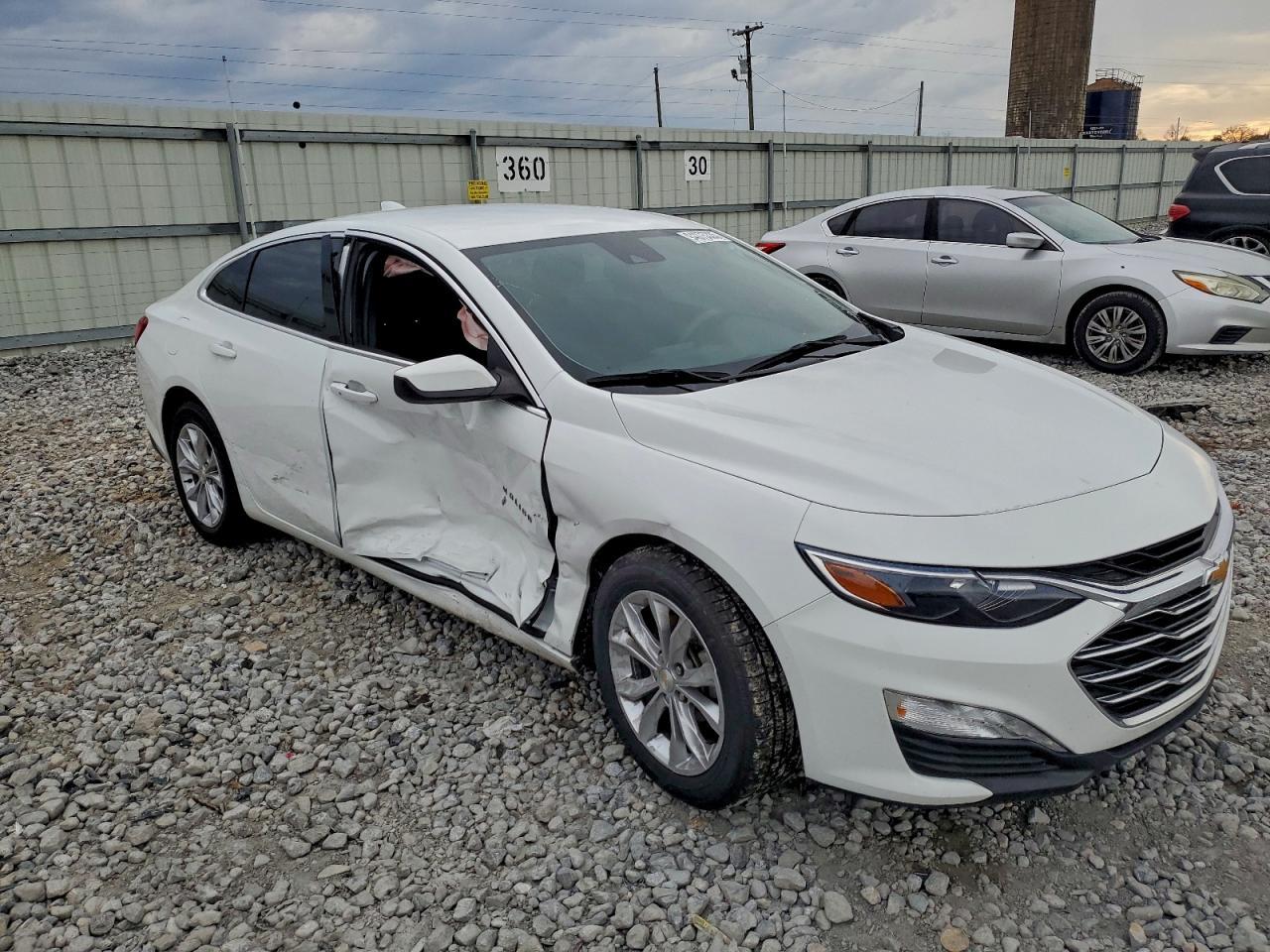 2024 Chevrolet Malibu Lt - zdjęcie 4
