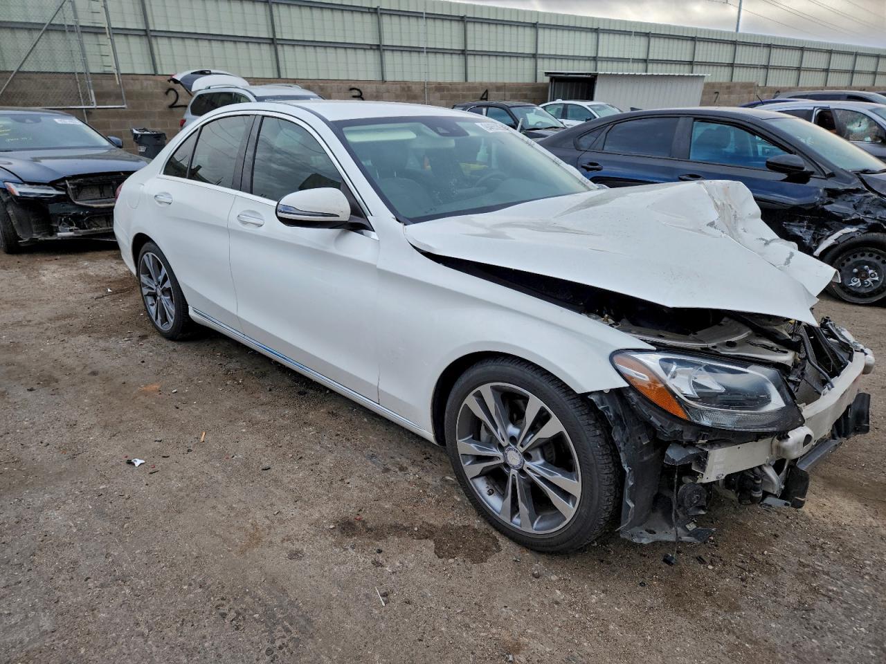 2017 Mercedes-Benz C 300 - zdjęcie 4