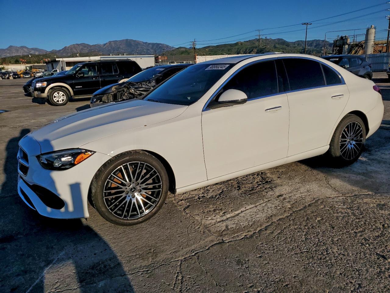 2023 Mercedes-Benz C 300 - zdjęcie główne