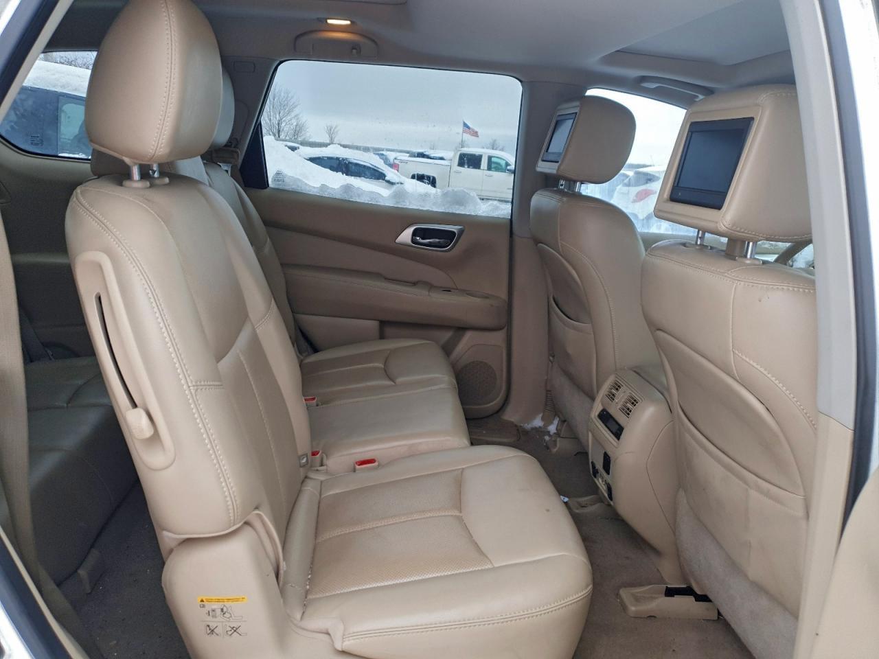2015 Nissan Pathfinder - zdjęcie 11