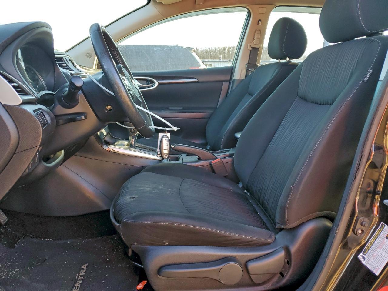 2019 Nissan Sentra S - zdjęcie 7
