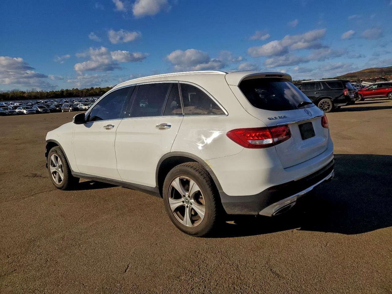2018 Mercedes-Benz Glc 300 4Matic - zdjęcie 2