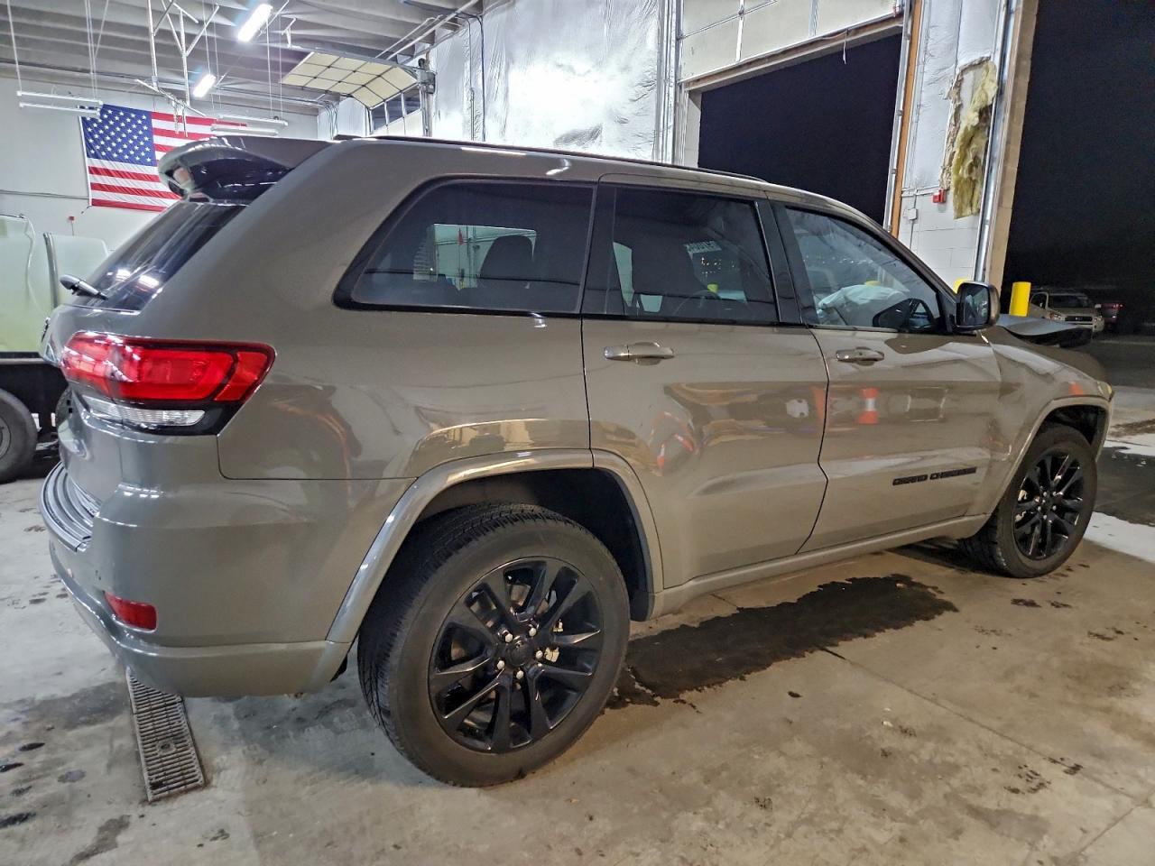 2019 Jeep Grand Cherokee Laredo - zdjęcie 3
