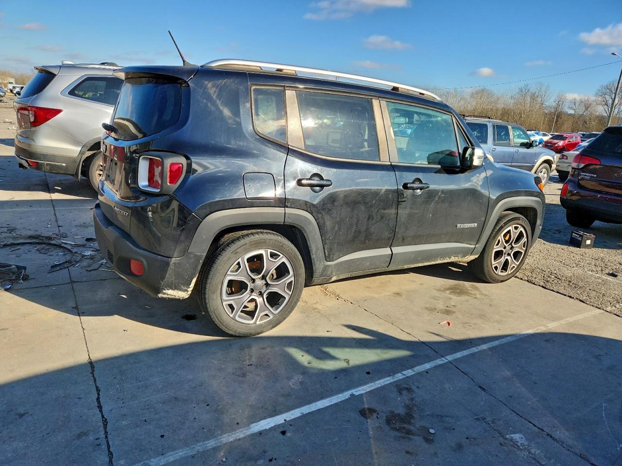 2015 Jeep Renegade Limited - zdjęcie 3
