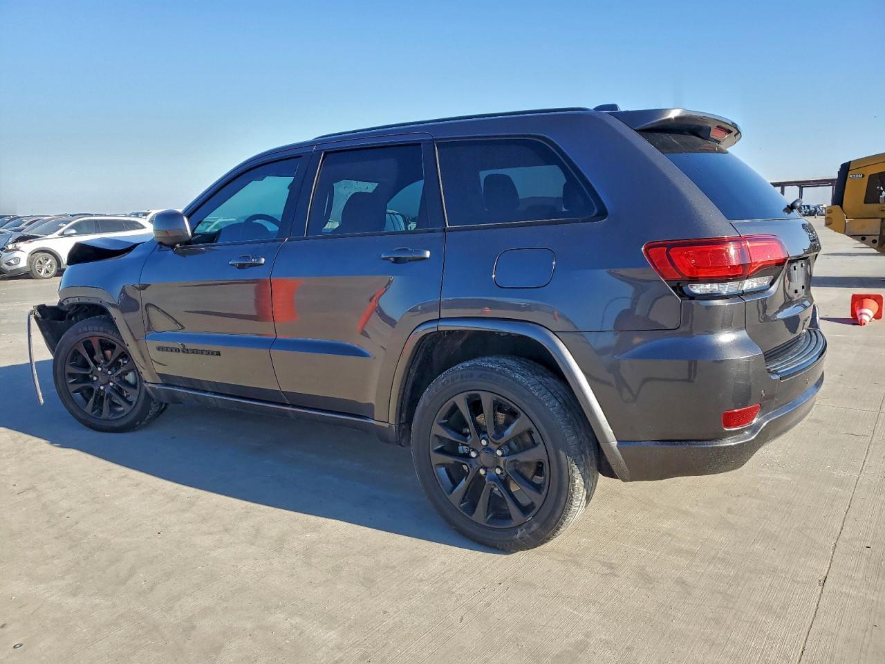2018 Jeep Grand Cherokee Laredo - zdjęcie 2