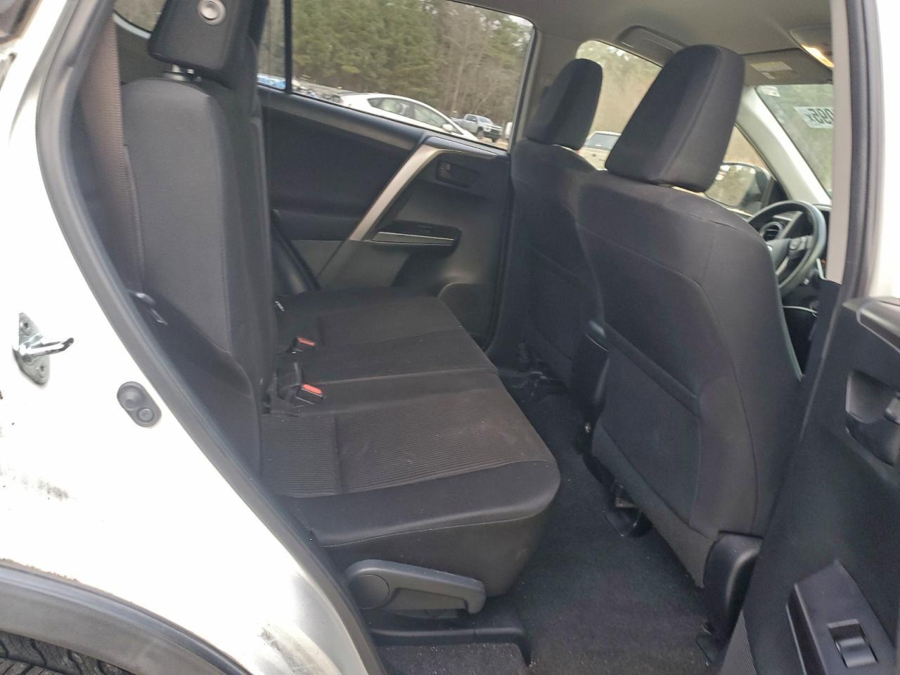 2017 Toyota Rav4 Le - zdjęcie 10