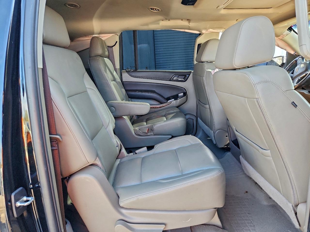 2019 Chevrolet Suburban K1500 Premier - zdjęcie 11