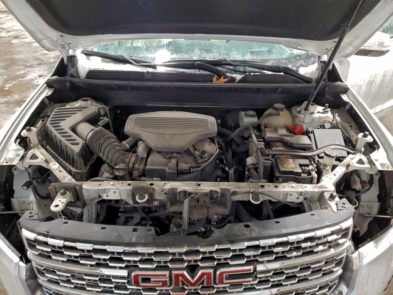 2020 GMC Acadia Denali - zdjęcie 12