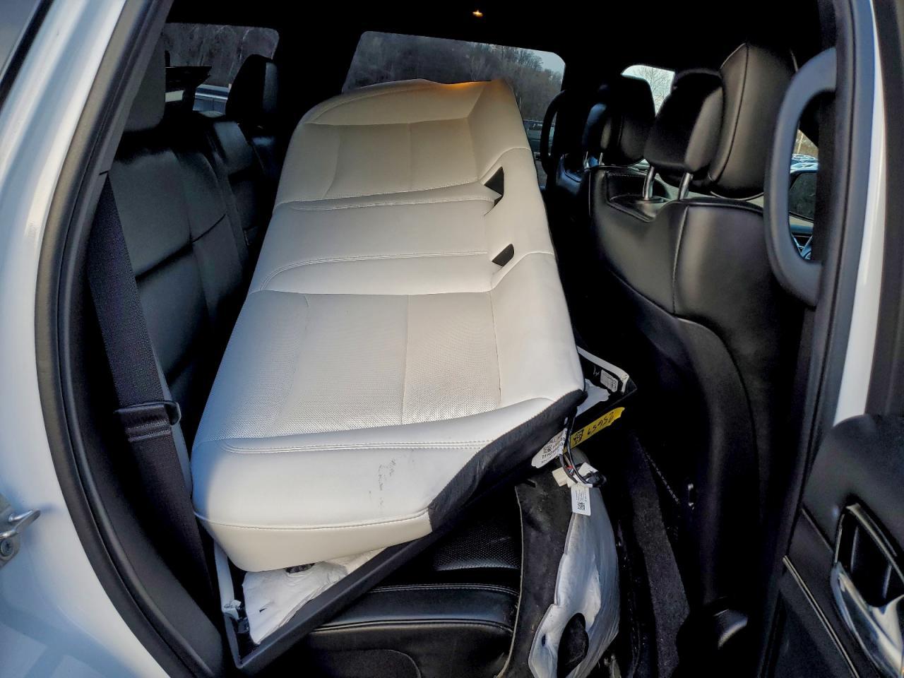 2021 Jeep Grand Cherokee - zdjęcie 11