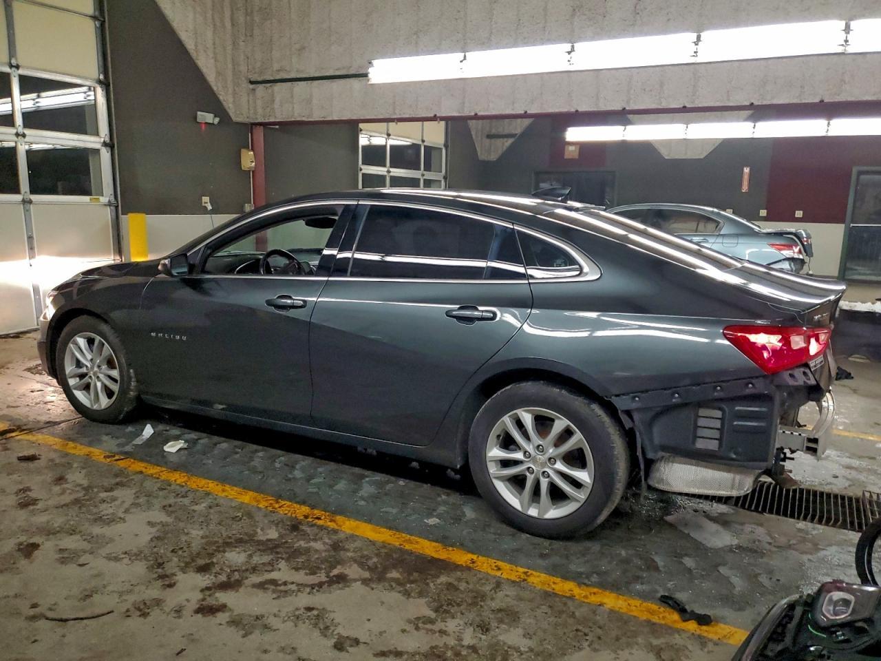 2018 Chevrolet Malibu Lt - zdjęcie 2