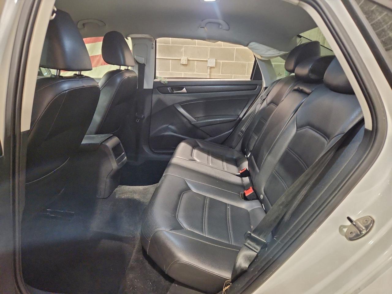 2014 Volkswagen Passat S - zdjęcie 10