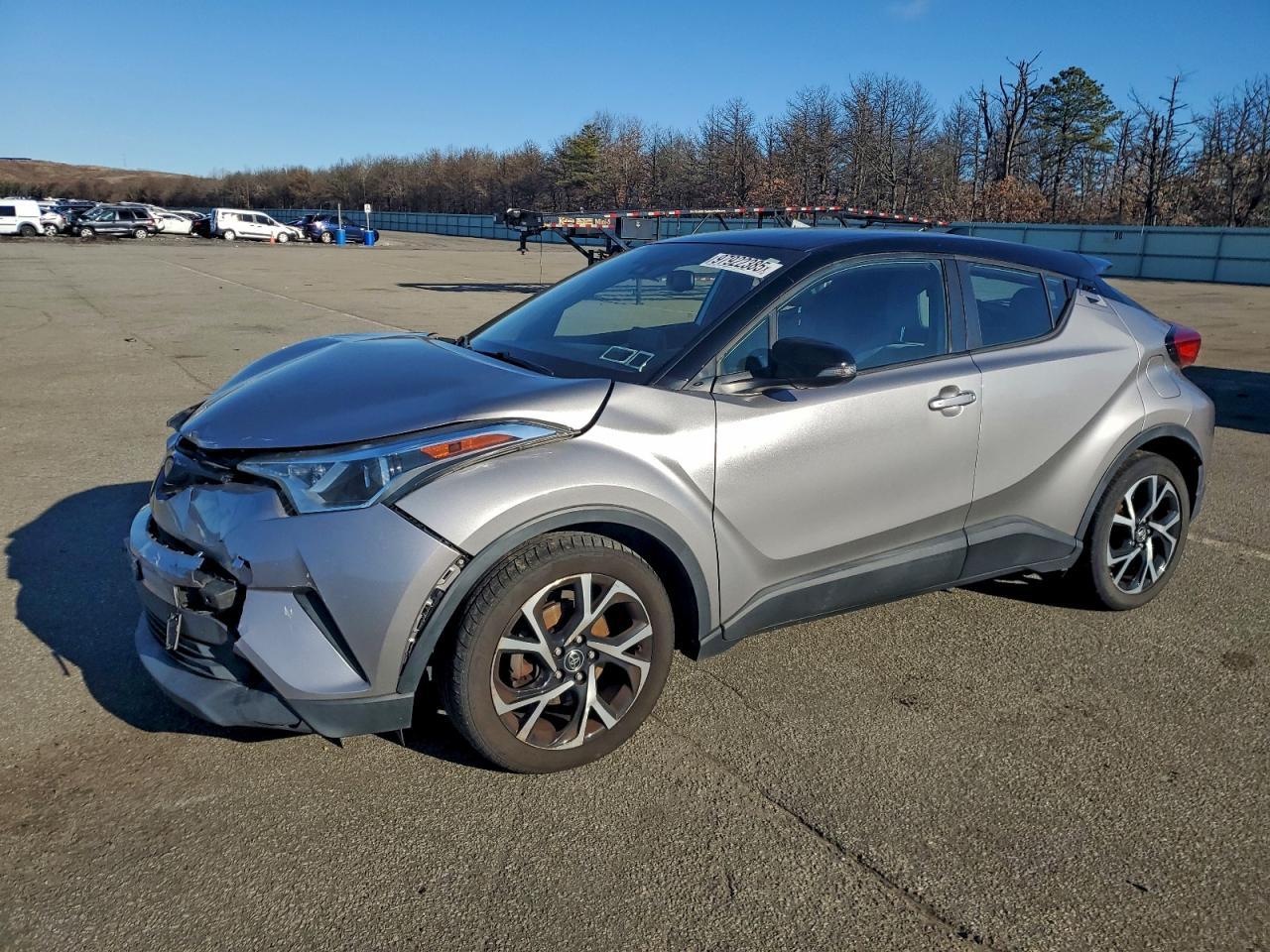 2019 Toyota C-Hr Xle - zdjęcie główne