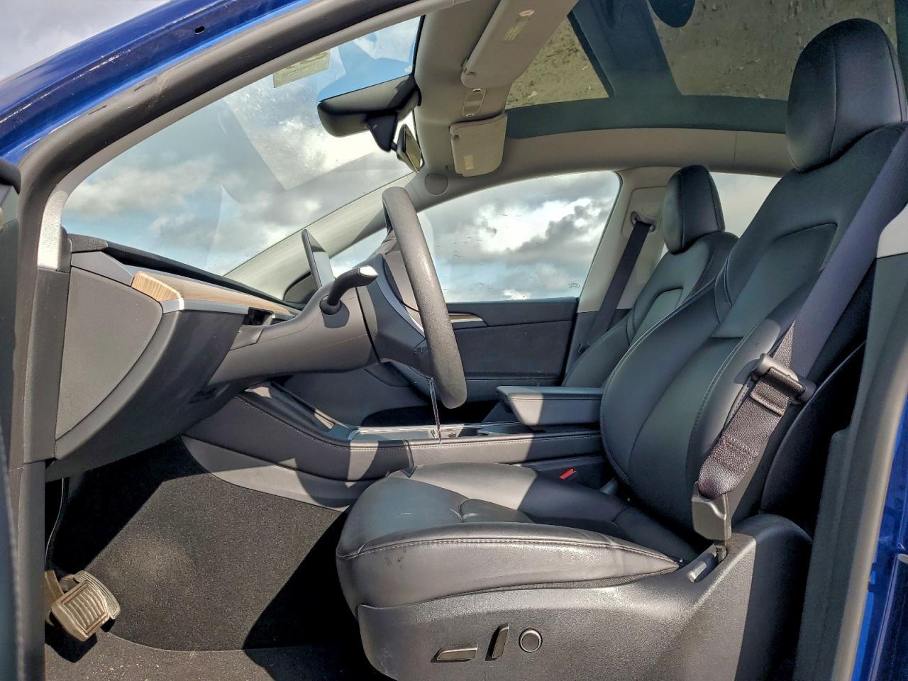 2024 Tesla Model Y - zdjęcie 7