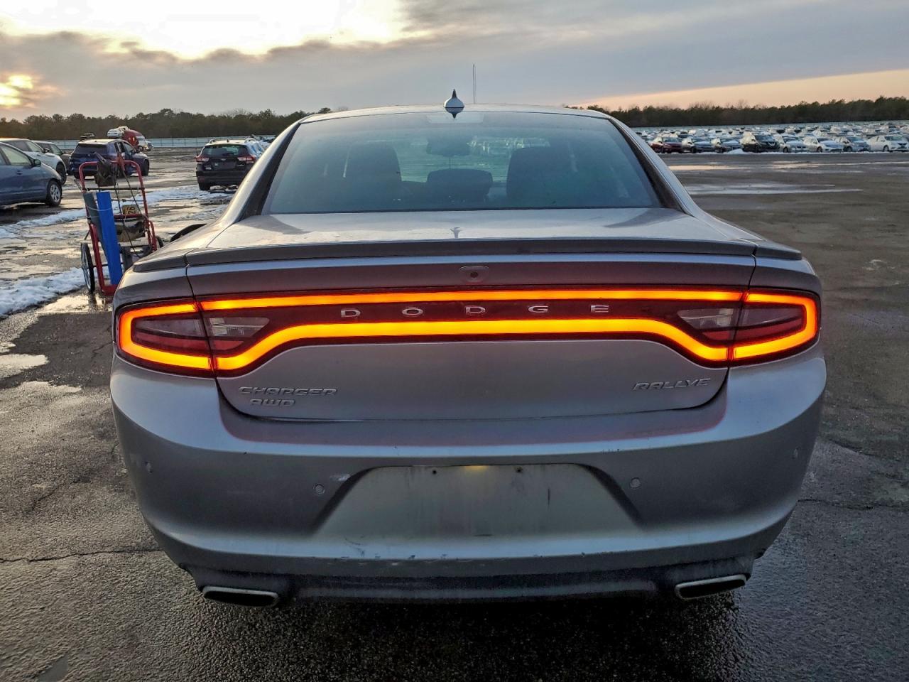 2015 Dodge Charger Sxt - zdjęcie 6