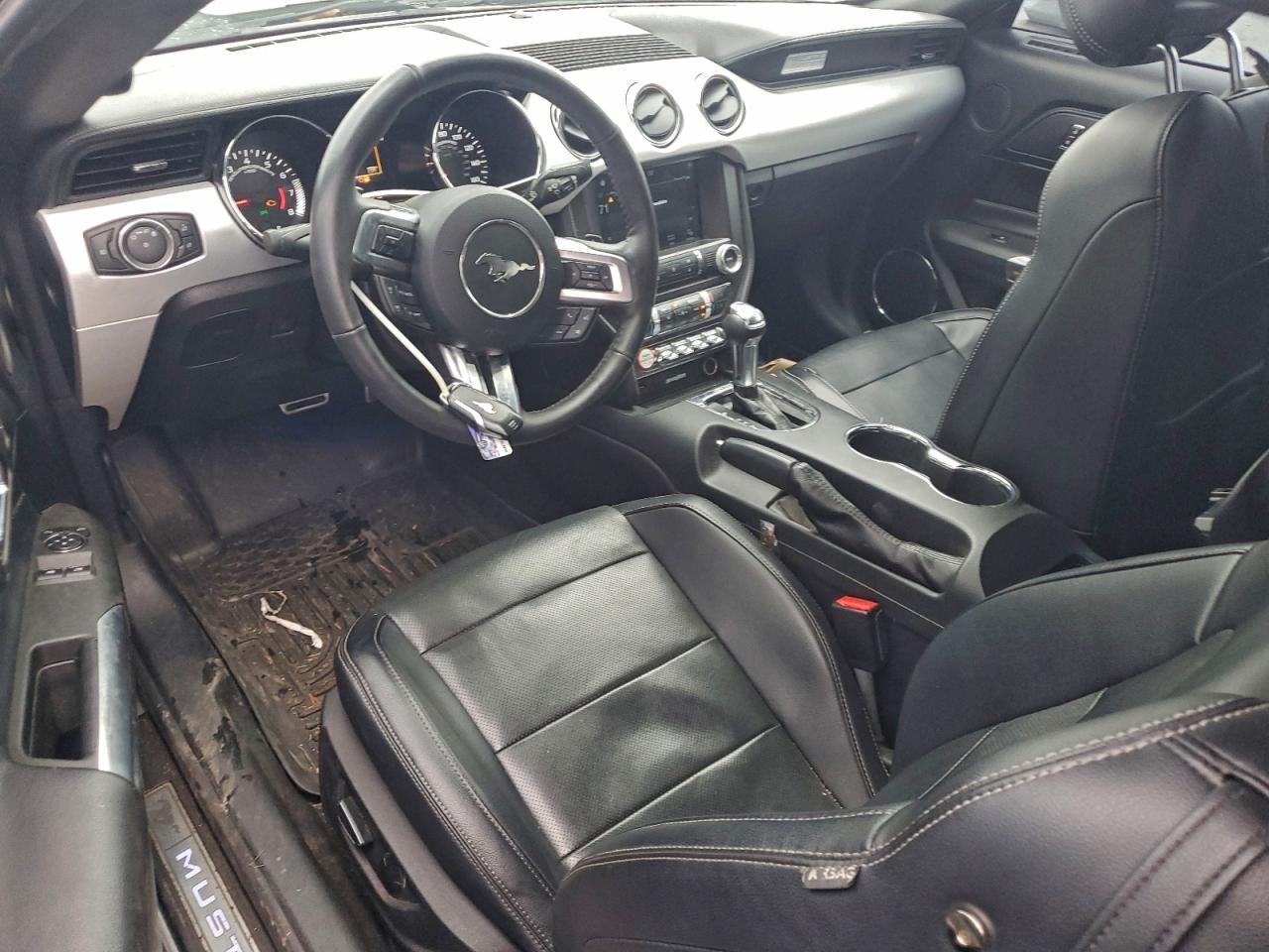 2017 Ford Mustang - zdjęcie 8