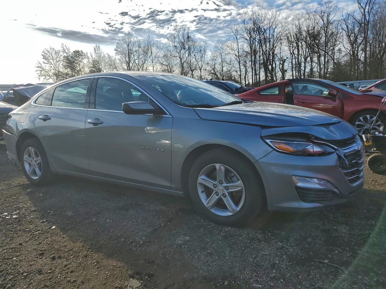 2024 Chevrolet Malibu Lt - zdjęcie 4