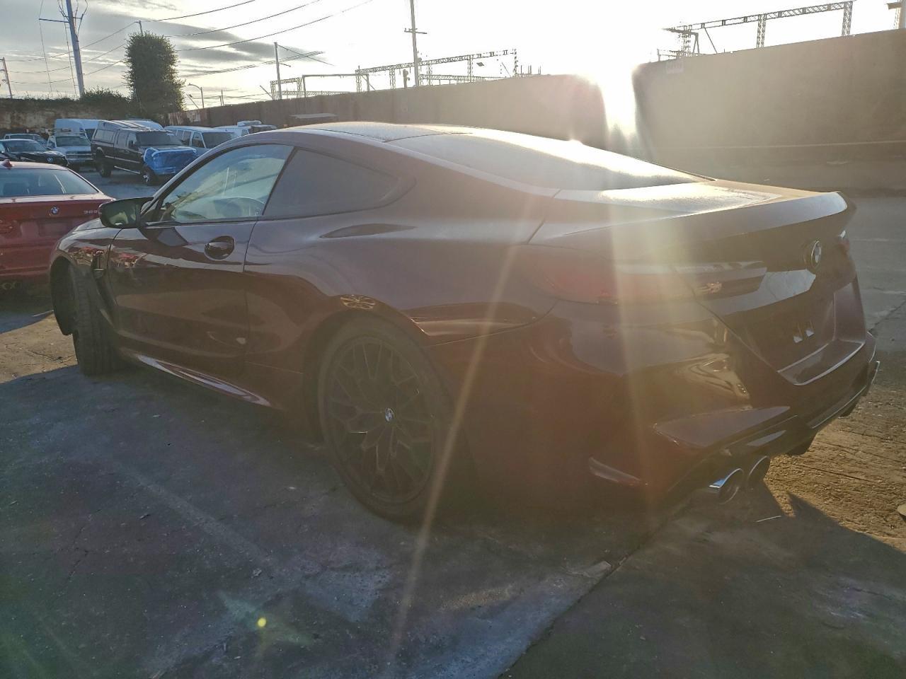 2022 BMW M8 - zdjęcie 2
