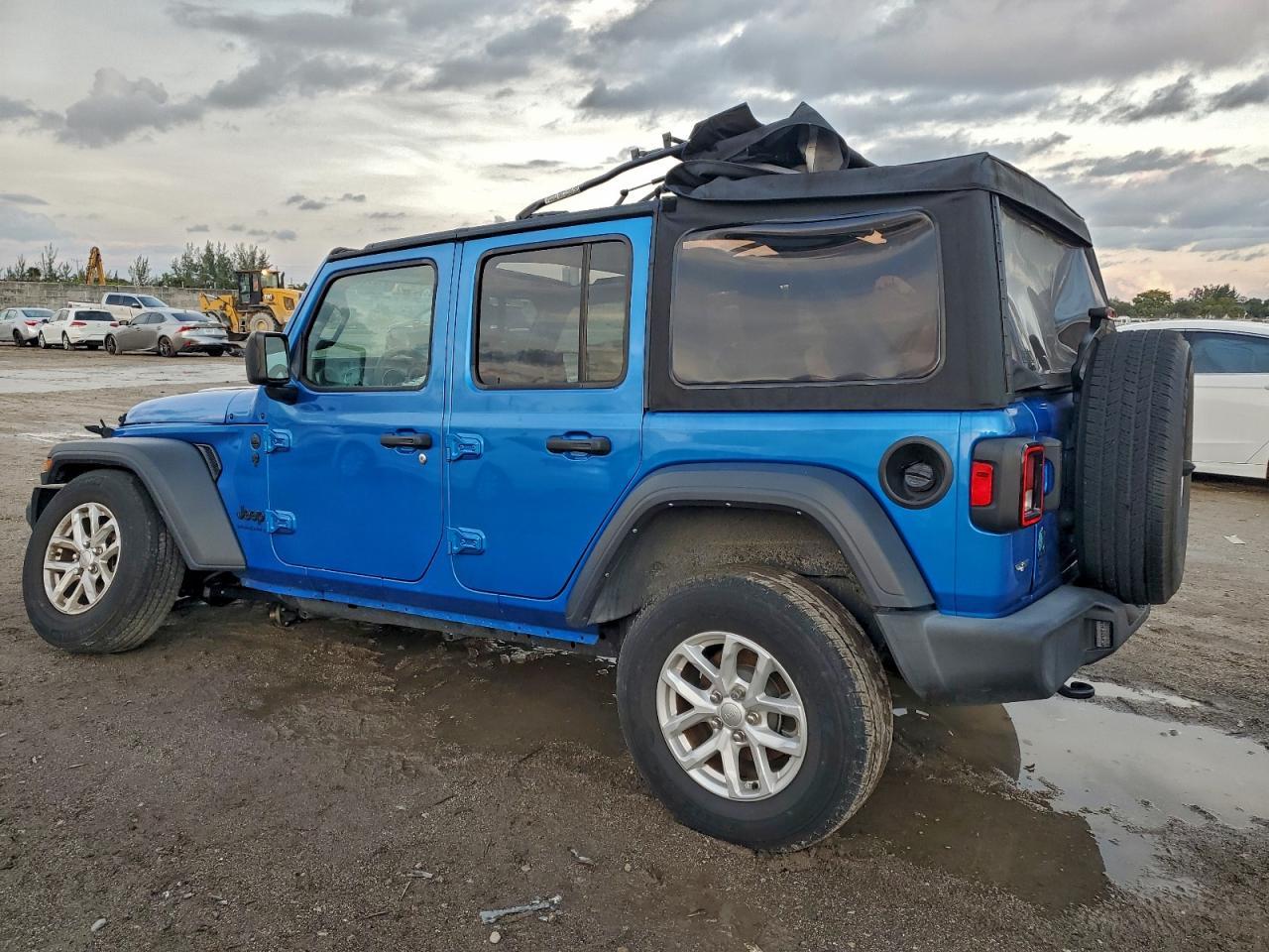 2023 Jeep Wrangler Sport - zdjęcie 2