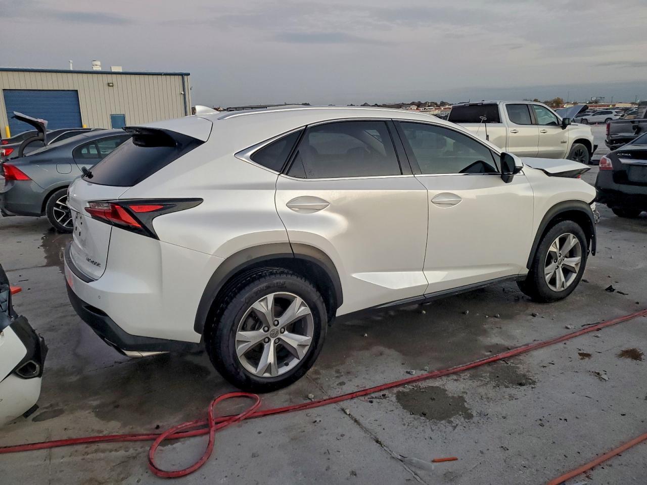 Lexus NX - zdjęcie 3