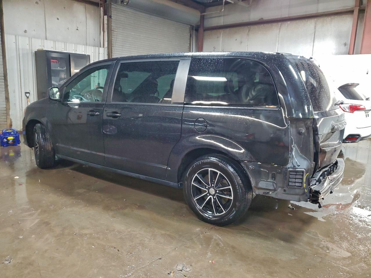 2019 Dodge Grand Caravan Gt - zdjęcie 2