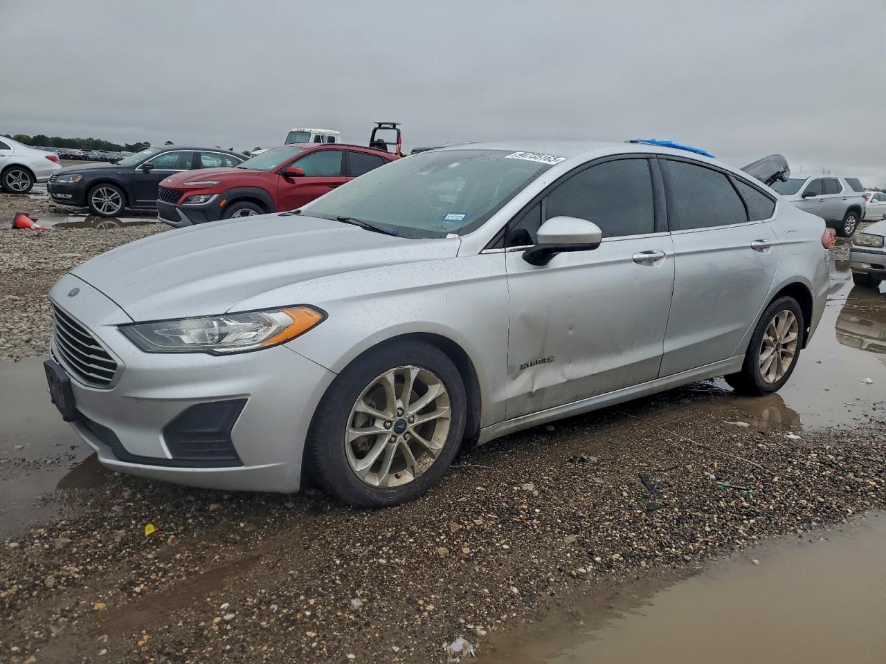 2019 Ford Fusion - zdjęcie główne