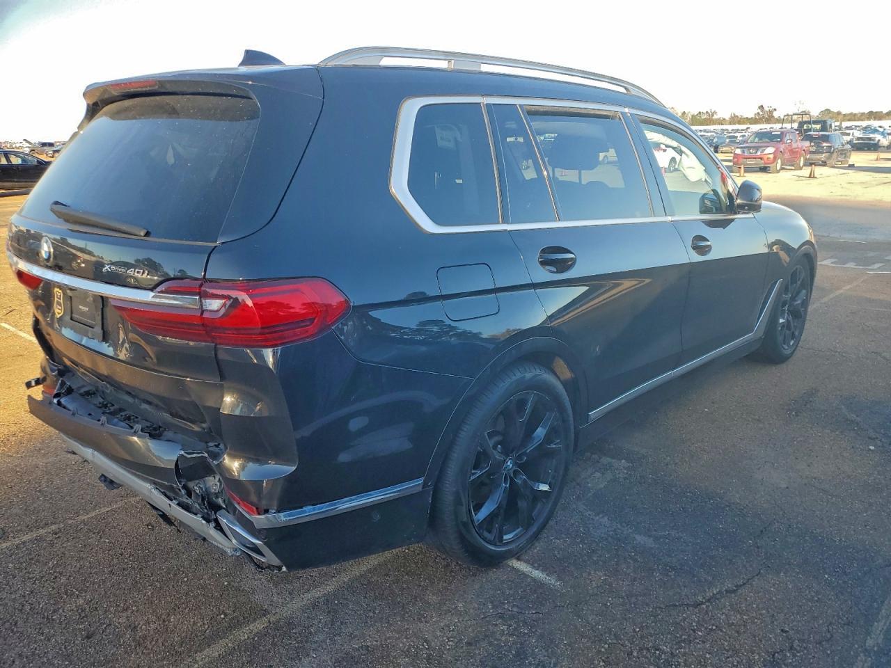2021 BMW X7 xDrive40I - zdjęcie 3