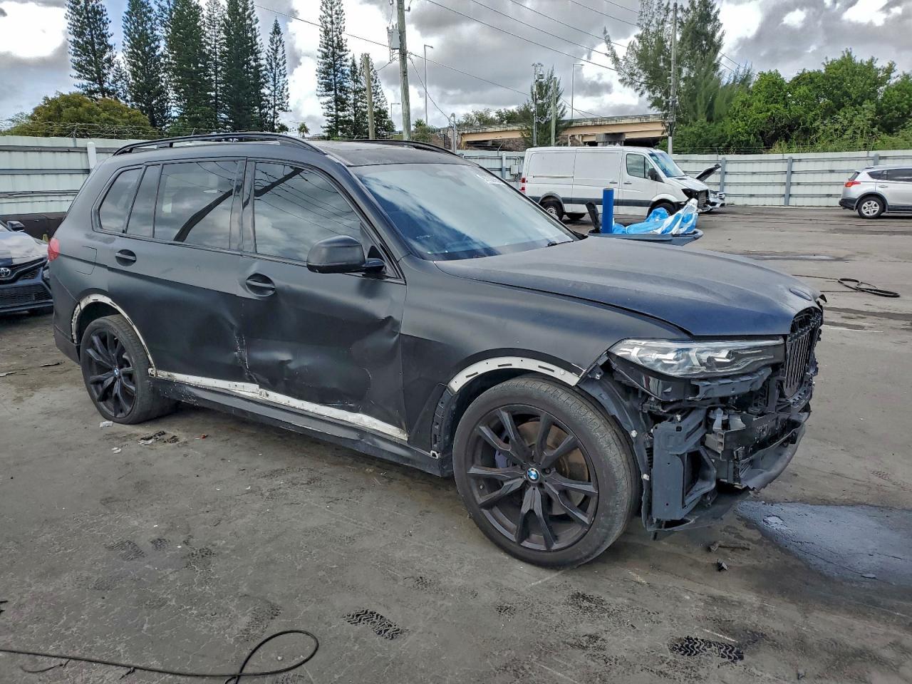 2019 BMW X7 xDrive40I - zdjęcie 4