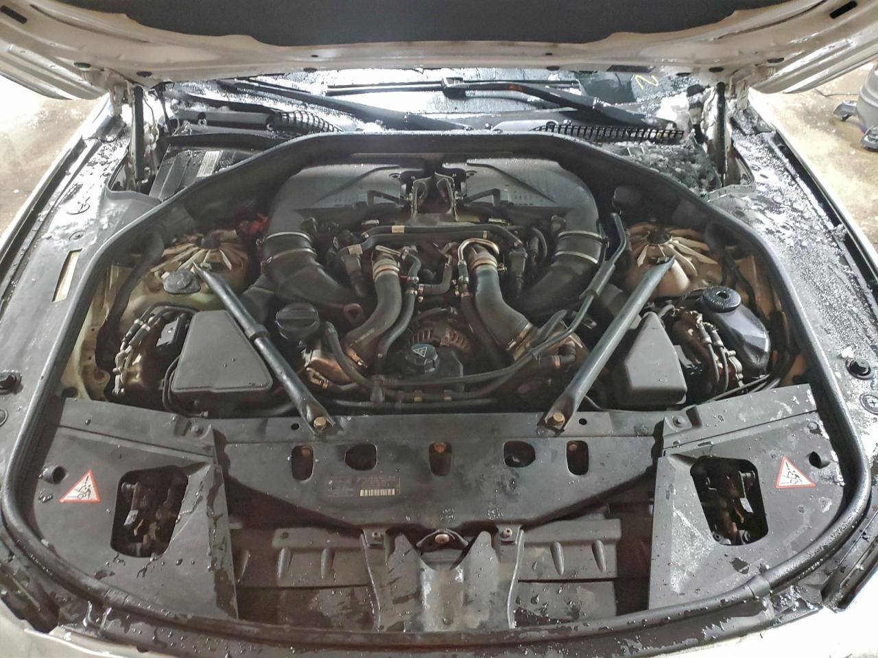 2013 BMW 750Li - zdjęcie 11