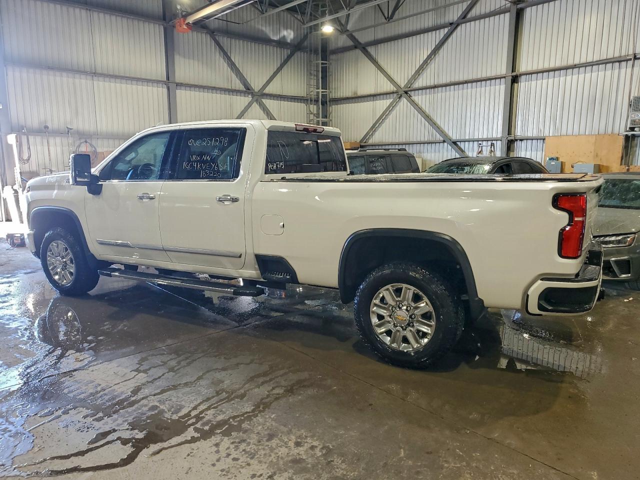 2025 Chevrolet Silverado K3500 High Country - zdjęcie 2