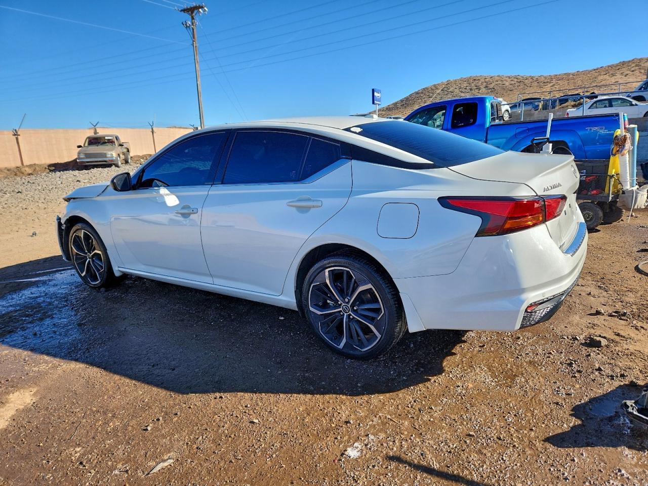 2023 Nissan Altima 2.5 Sr - zdjęcie 2