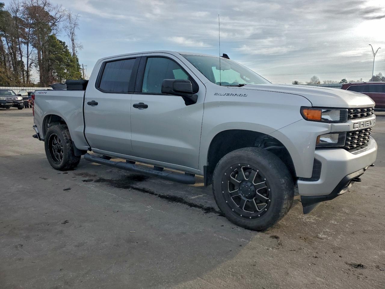 2020 Chevrolet Silverado K1500 Custom - zdjęcie 4