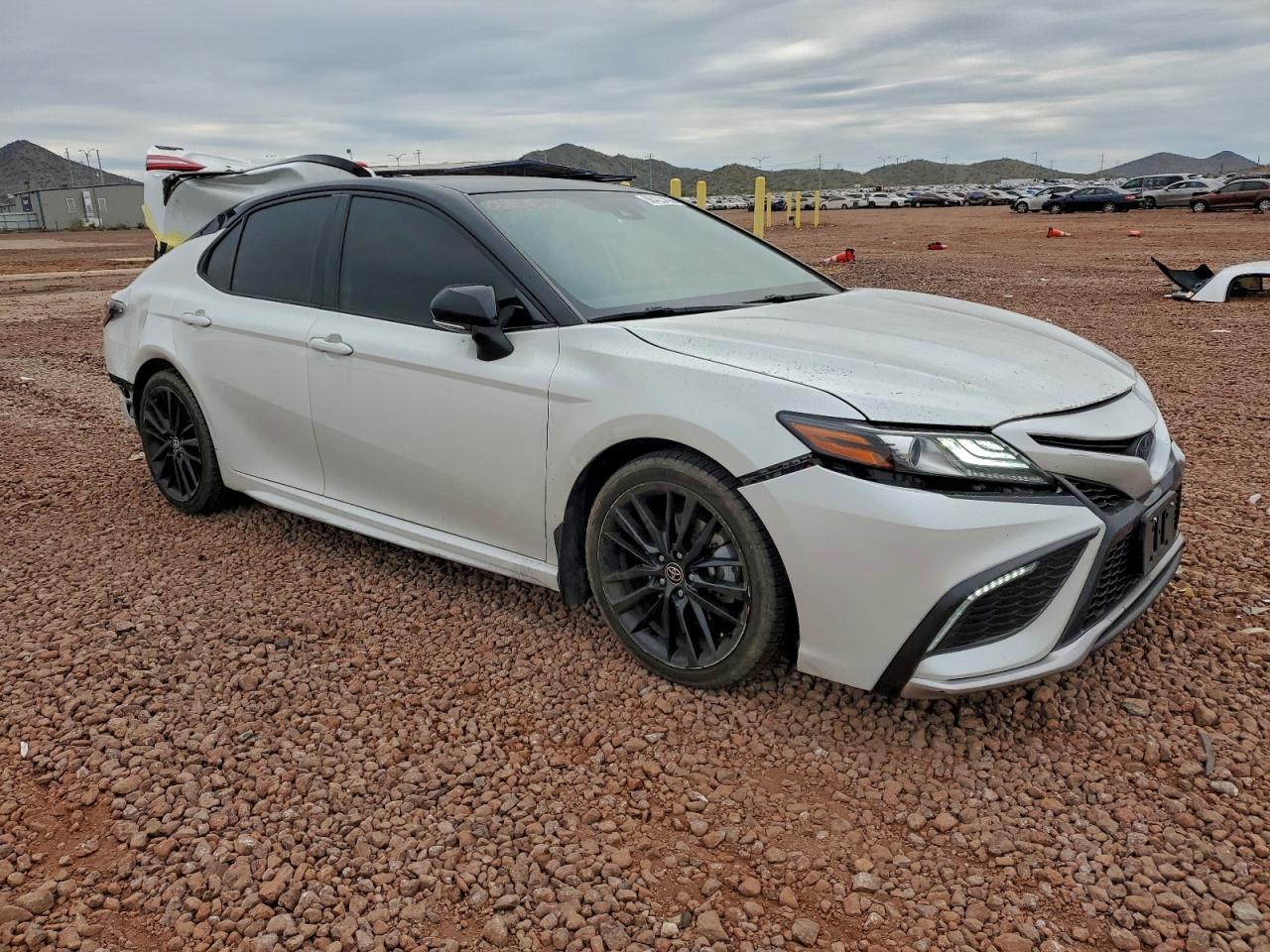 2022 Toyota Camry Xse - zdjęcie 4