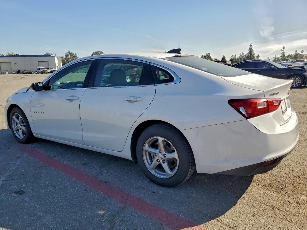 2018 Chevrolet Malibu Ls - zdjęcie 2