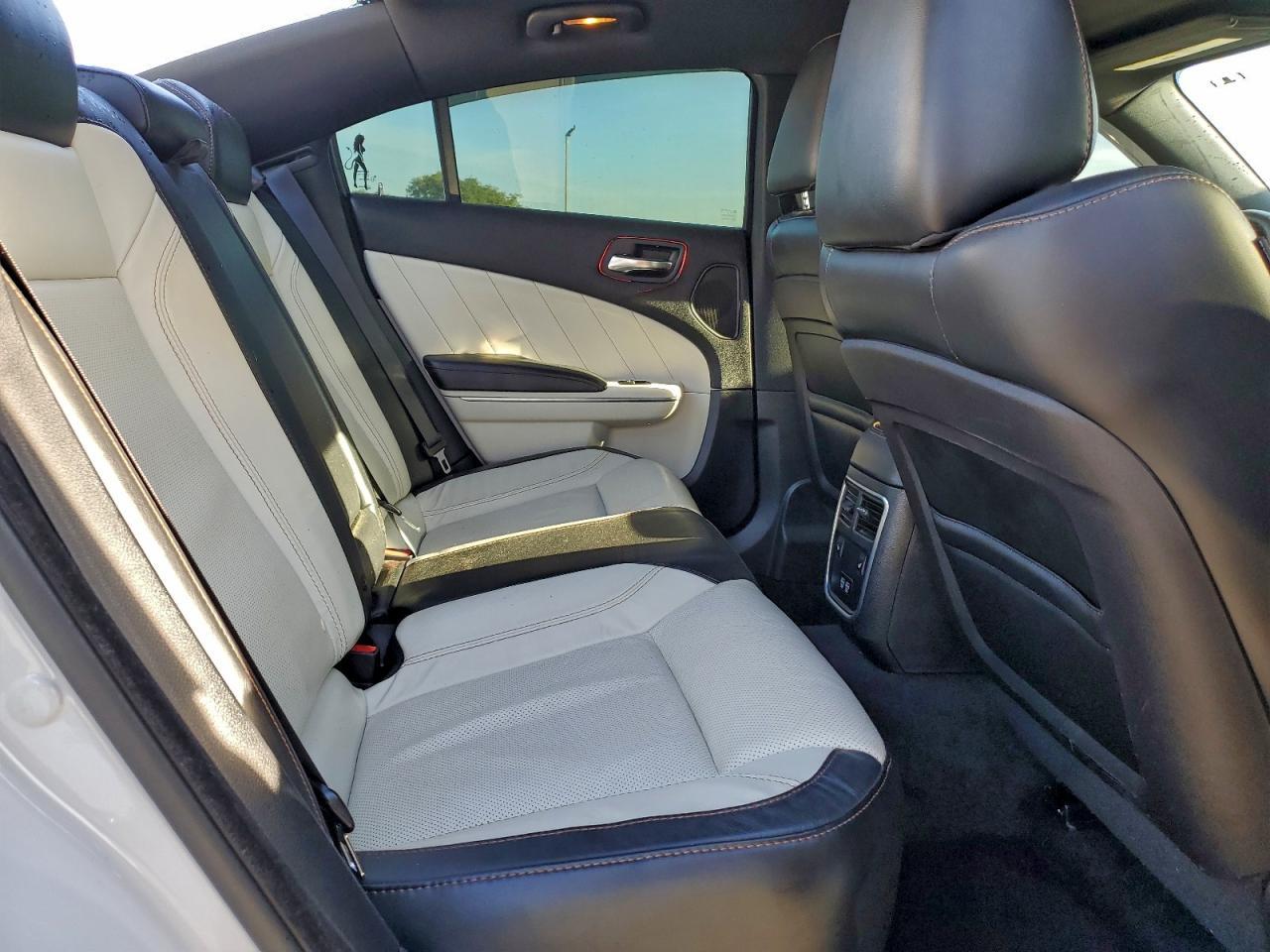 2015 Dodge Charger Sxt - zdjęcie 10