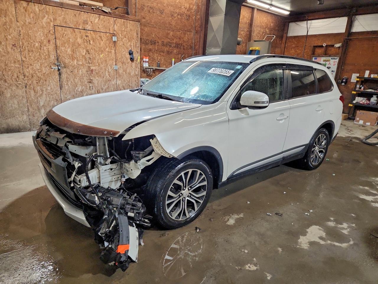 2016 Mitsubishi Outlander Se - zdjęcie główne