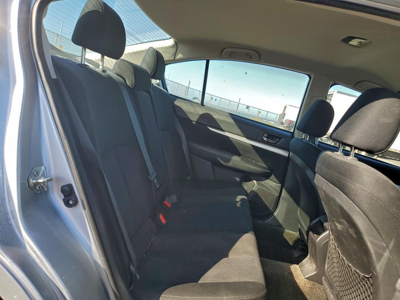 2013 Subaru Legacy - zdjęcie 10