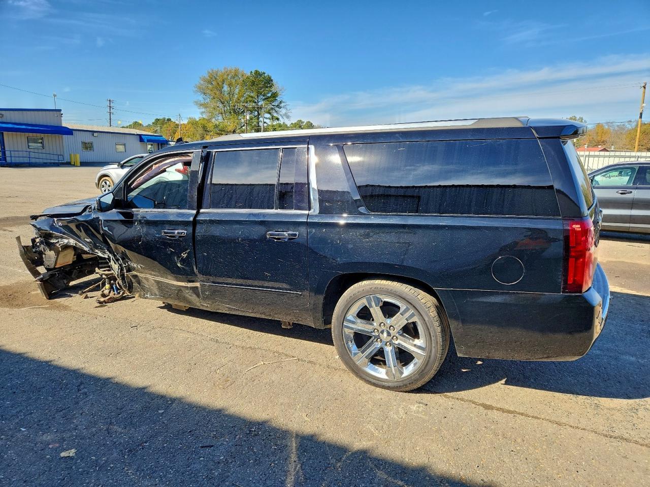 2019 Chevrolet Suburban K1500 Premier - zdjęcie 2